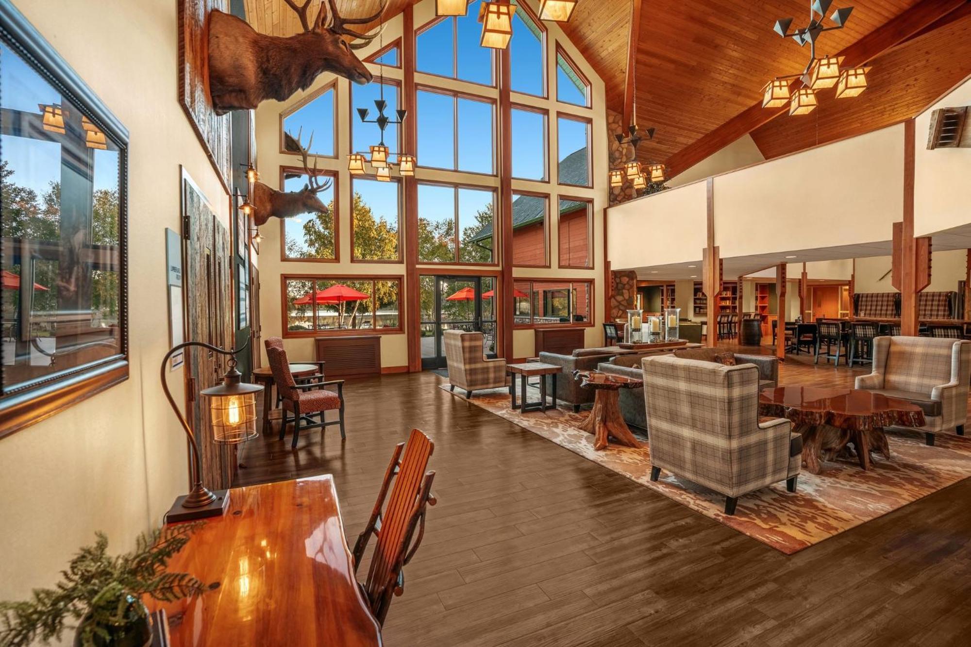 Holiday Inn Express & Suites Hayward By Ihg Exterior photo