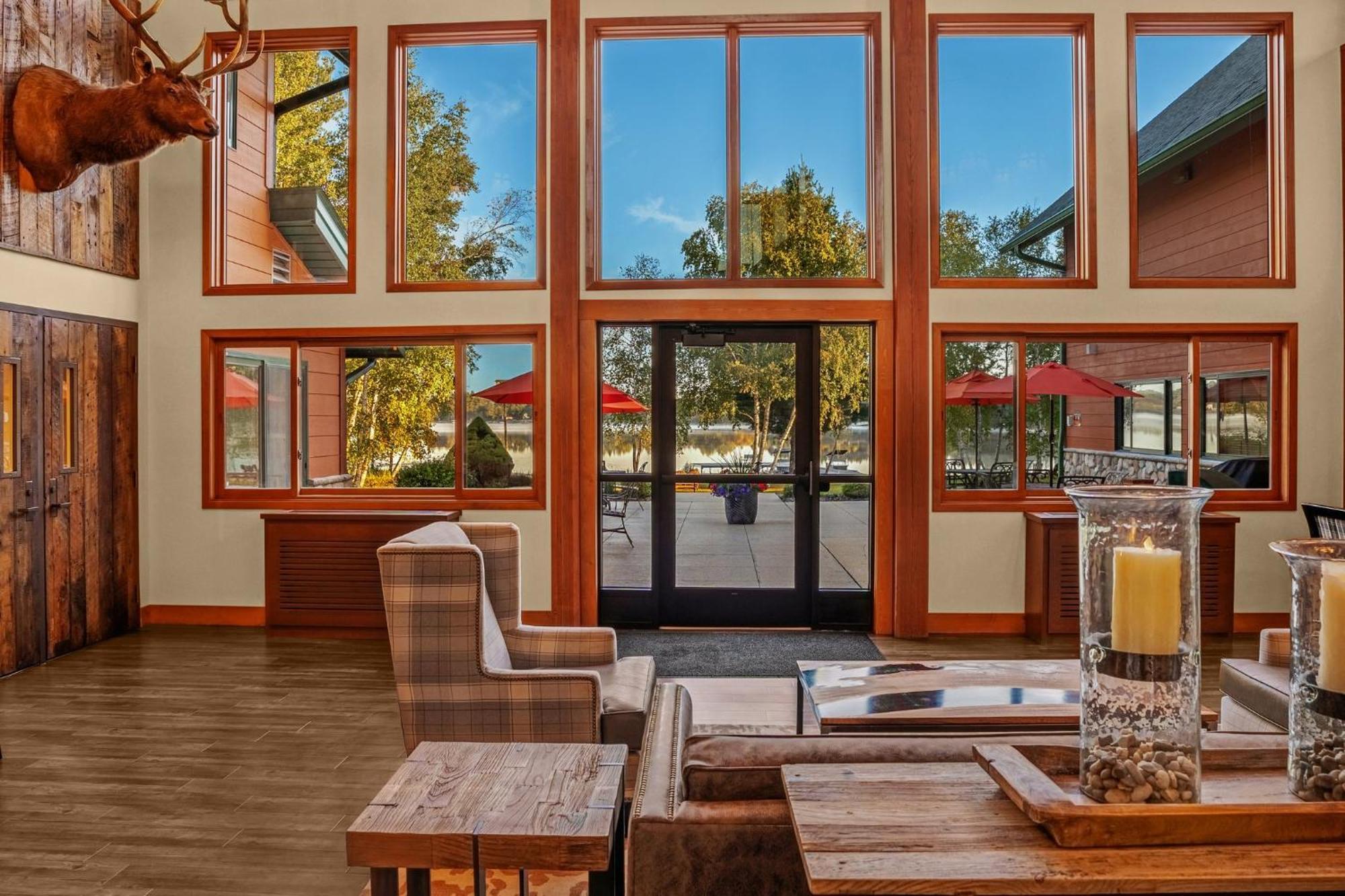 Holiday Inn Express & Suites Hayward By Ihg Exterior photo
