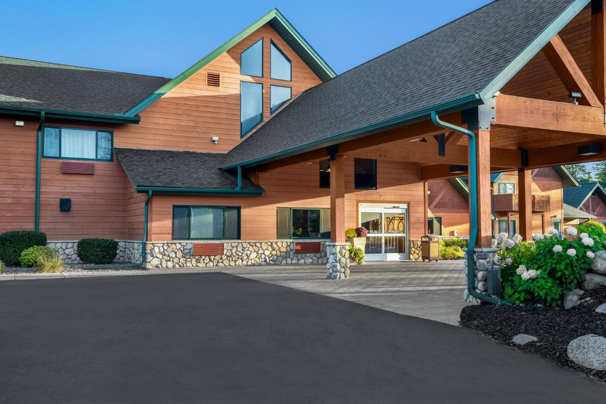 Holiday Inn Express & Suites Hayward By Ihg Exterior photo