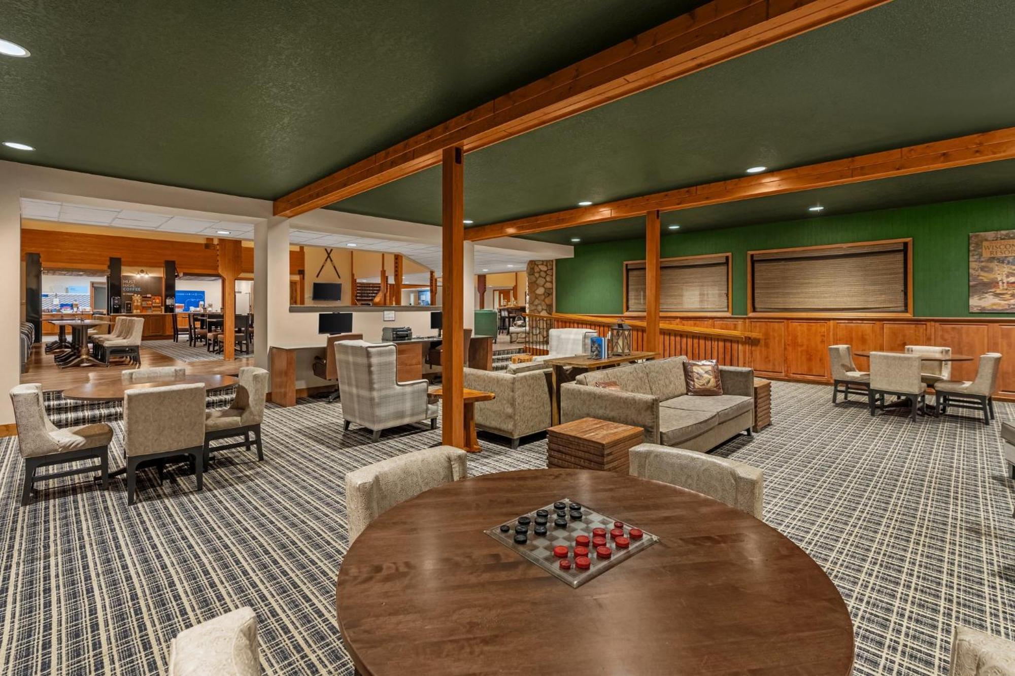 Holiday Inn Express & Suites Hayward By Ihg Exterior photo