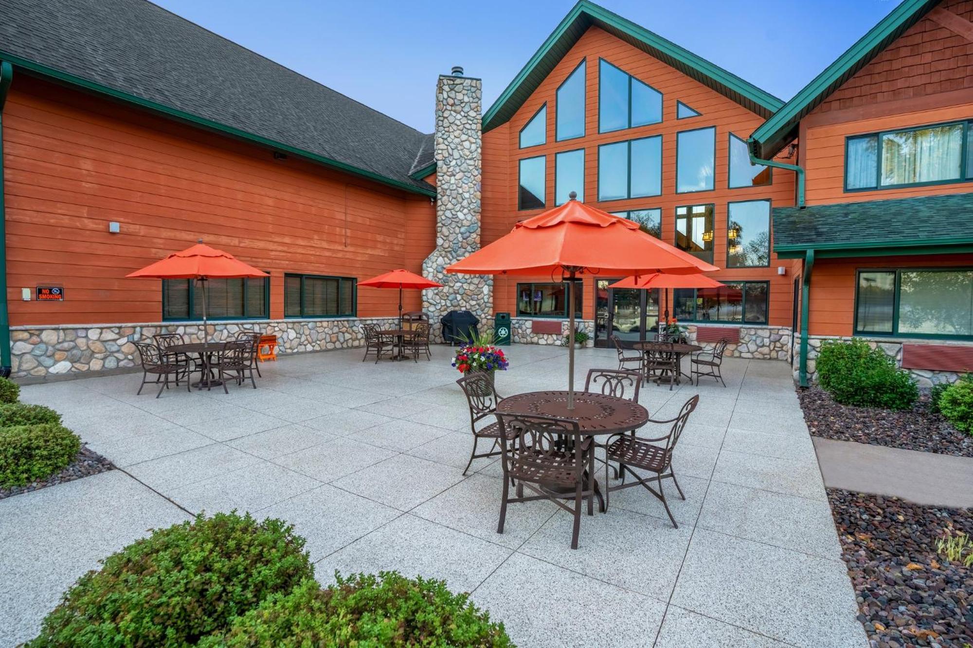 Holiday Inn Express & Suites Hayward By Ihg Exterior photo