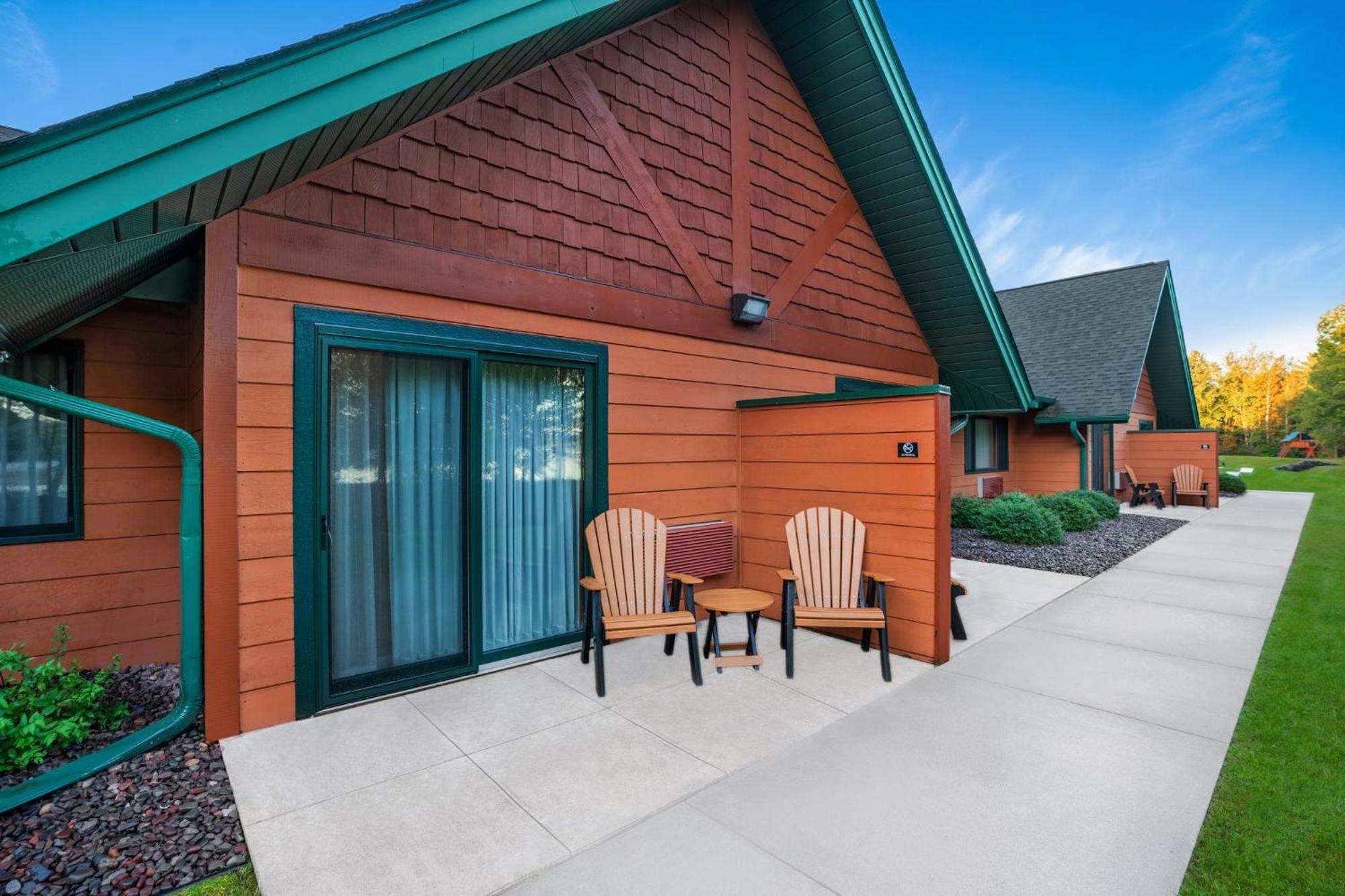 Holiday Inn Express & Suites Hayward By Ihg Exterior photo